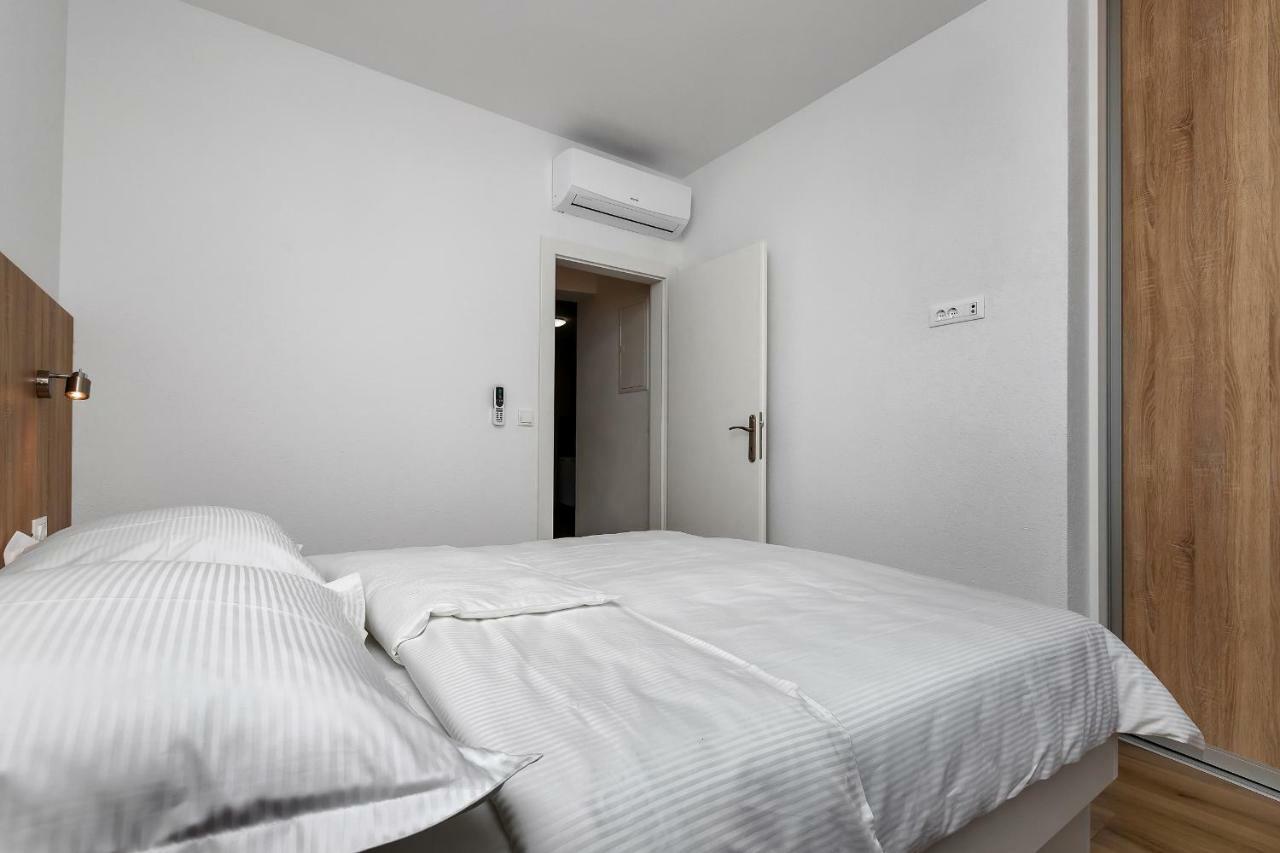 Apartmani Daniela Podgora Luaran gambar